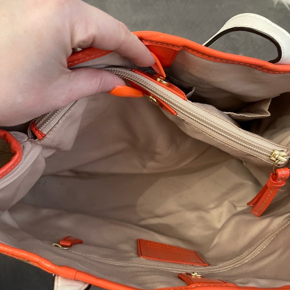 Coach Tan Cream and Orange Shoulder Bag!🧡 - Picture 8 of 9